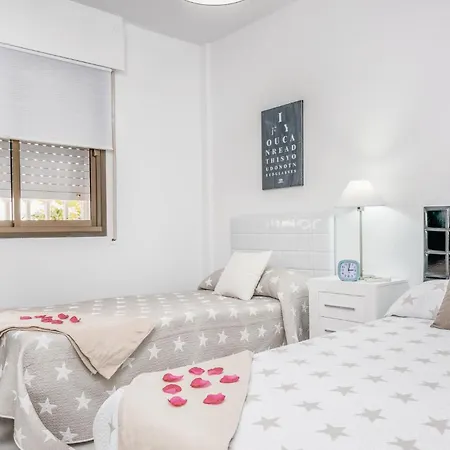 2 Bedroom Lovely In Mijas Costa Sitio de Calahonda