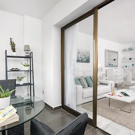 2 Bedroom Lovely In Mijas Costa Apartment Sitio de Calahonda