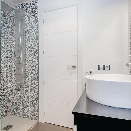 2 Bedroom Lovely In Mijas Costa Apartment