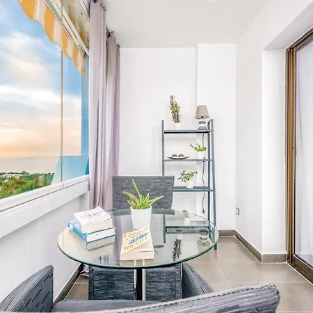 2 Bedroom Lovely In Mijas Costa Apartment Sitio de Calahonda