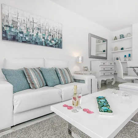 Apartment 2 Bedroom Lovely In Mijas Costa